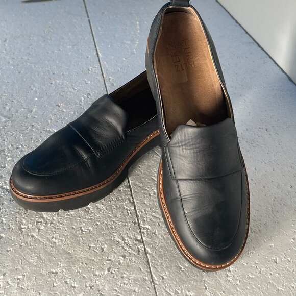 Naturalizer Darry SZ 9 Black Leather Lug Sole Comfort Loafer Academia Essential - Picture 4 of 11